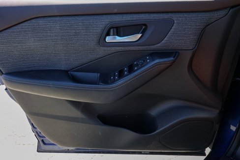 Used 2023 Nissan Rogue SV image 23