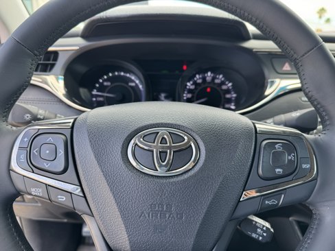 Used 2014 Toyota Avalon Limited image 31