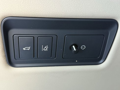 Used 2017 Land Rover Range Rover Sport SE image 20