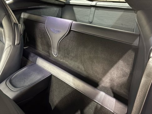 Used 2019 Aston Martin V8 Vantage Coupe image 17