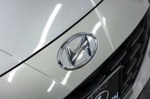 Used 2023 Hyundai Elantra SE image 7