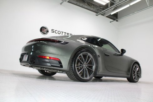 Used 2023 Porsche 911 Carrera image 17