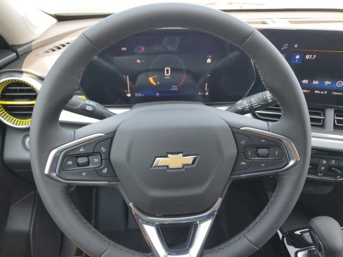 New 2025 Chevrolet Trax LT w/ LT Convenience Package image 16