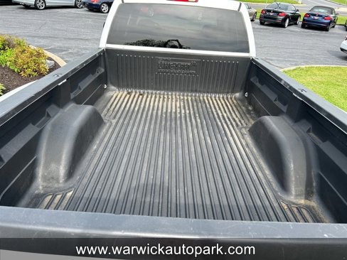 Used 2004 GMC Sierra 3500 SLE w/ Heavy-Duty Power Package image 7