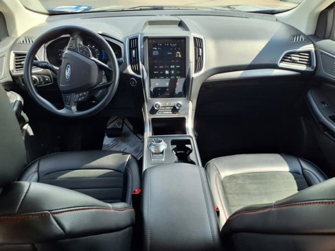 Used 2023 Ford Edge SE w/ Black Appearance Package image 9
