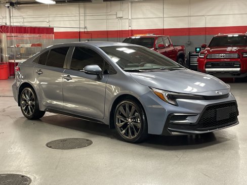 Certified 2024 Toyota Corolla SE image 2