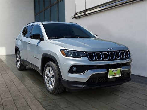 New 2025 Jeep Compass Latitude image 7