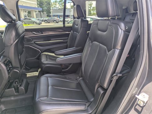 Used 2022 Jeep Grand Cherokee L Limited image 13