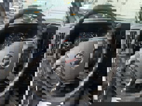 Used 2015 GMC Savana 2500 image 2