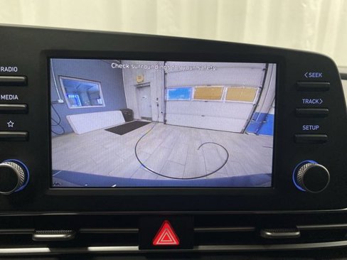 Certified 2022 Hyundai Elantra SEL image 8