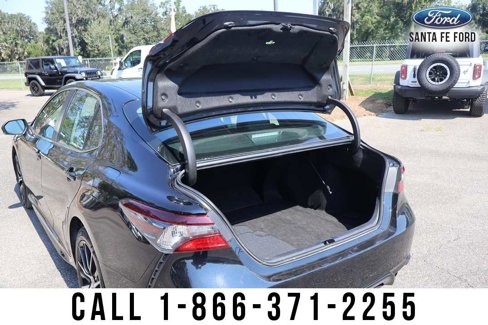 Used 2024 Toyota Camry SE image 26