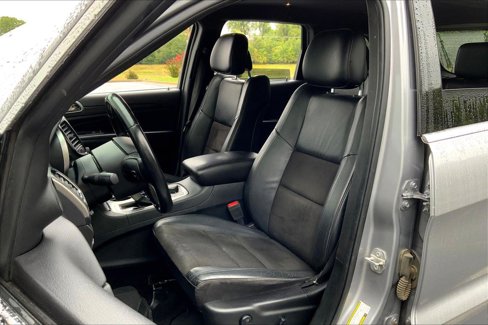 Used 2020 Jeep Grand Cherokee Laredo w/ Quick Order Package 2BN North image 23