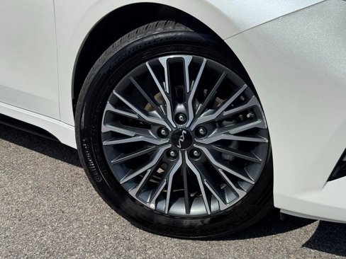 Used 2024 Kia Forte GT-Line w/ GT-Line Premium Package image 6