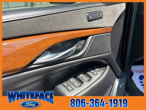 Used 2018 Cadillac Escalade Luxury image 12