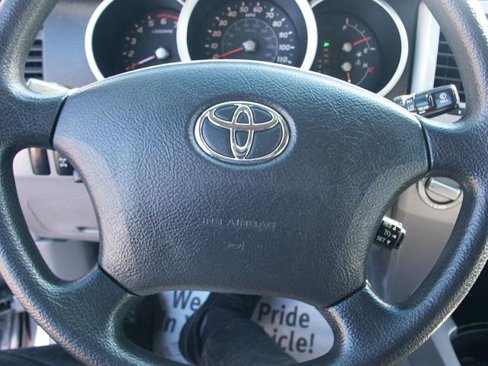 Used 2006 Toyota 4Runner SR5 image 9
