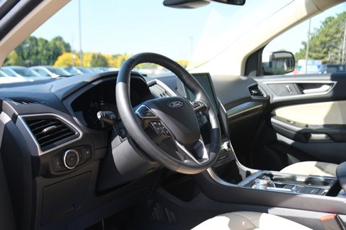 Used 2024 Ford Edge SEL image 11