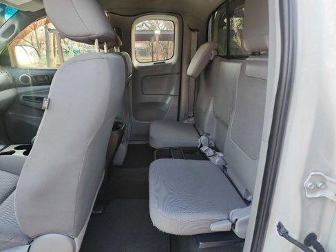 Used 2013 Toyota Tacoma 4x4 Access Cab w/ SR5 Pkg image 31