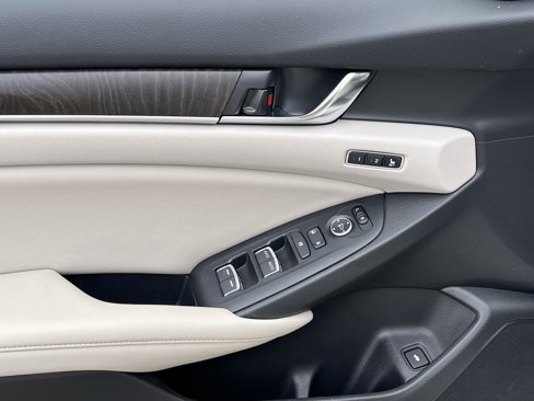 Used 2019 Honda Accord EX-L image 10