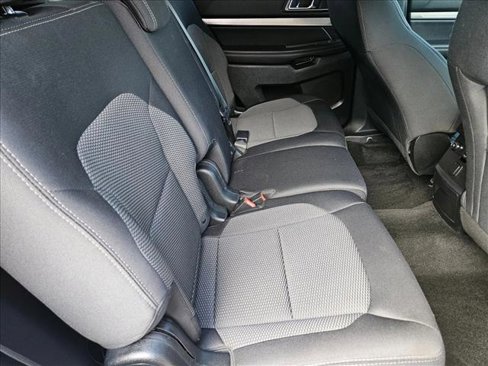 Used 2018 Ford Explorer XLT image 20