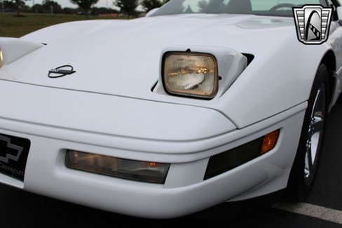 Used 1996 Chevrolet Corvette Coupe image 9