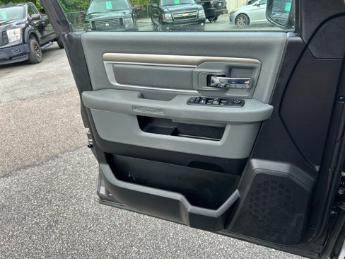 Used 2016 RAM 1500 Classic SLT image 25