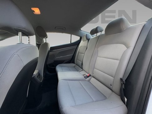 Used 2017 Hyundai Elantra SE image 5