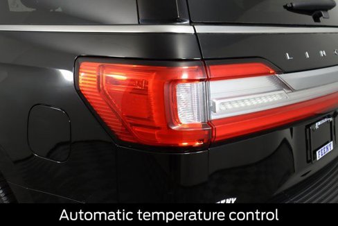 Used 2018 Lincoln Navigator Reserve w/ Technology Package image 28