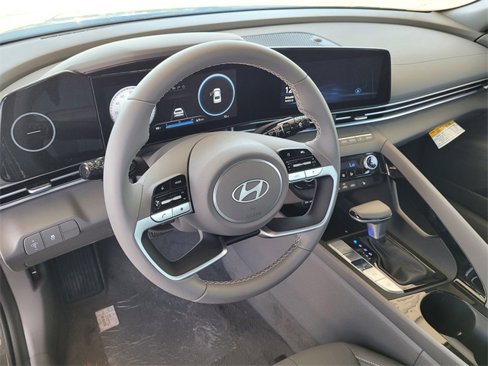 New 2025 Hyundai Elantra SEL image 7