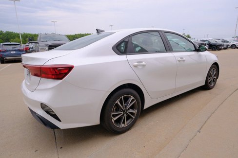 Used 2023 Kia Forte LXS image 8