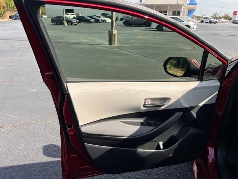 Used 2022 Toyota Corolla LE image 17
