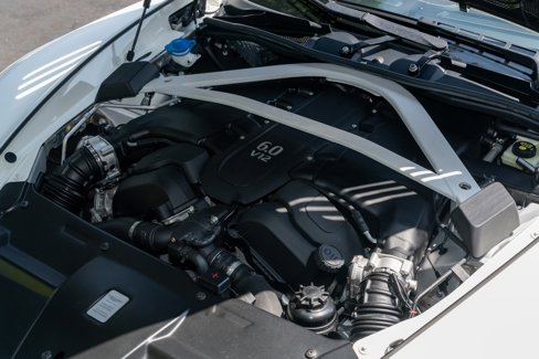Used 2018 Aston Martin Vanquish S image 12