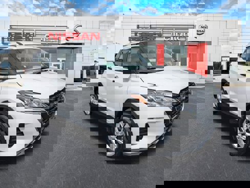 New 2025 Nissan Kicks Play S image 1