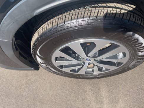 Used 2020 Subaru Outback Premium image 2