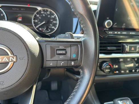 Used 2023 Nissan Pathfinder SV image 19