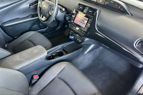 Used 2022 Toyota Prius L Eco image 13
