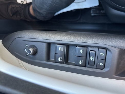 Used 2024 Jeep Compass Limited image 24