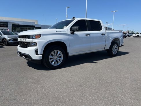 Used 2020 Chevrolet Silverado 1500 Custom w/ Custom Value Package image 3