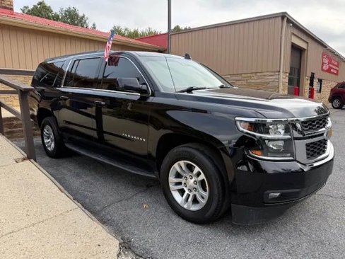 Used 2020 Chevrolet Suburban LT image 1