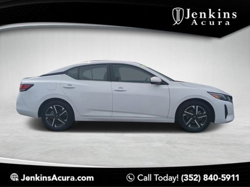 Used 2024 Nissan Sentra SV image 1