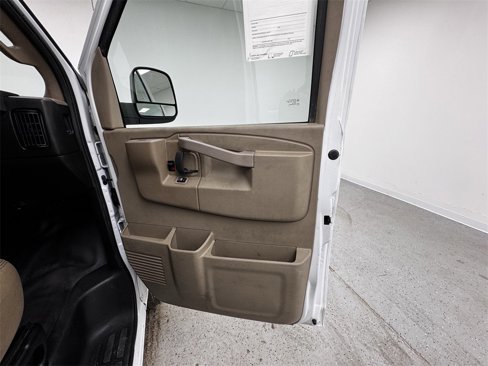 Used 2018 GMC Savana 2500 Extended w/ Driver Convenience Package image 15