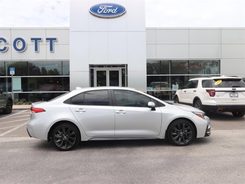 Used 2024 Toyota Corolla SE image 13
