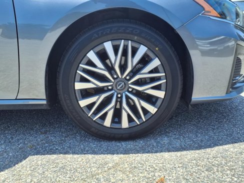 Used 2023 Nissan Altima 2.5 SV image 4