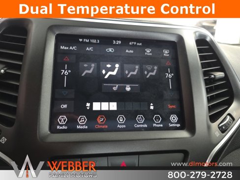 Used 2019 Jeep Cherokee Trailhawk w/ Cold Weather Group image 14