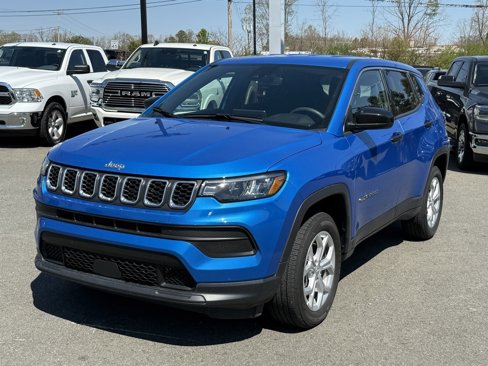 Used 2024 Jeep Compass Sport image 8