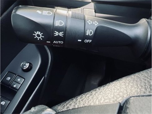 Used 2019 Toyota Highlander SE image 18