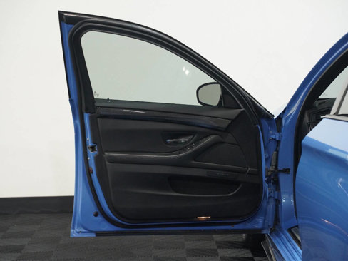 Used 2013 BMW M5 image 23