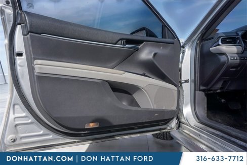 Used 2018 Toyota Camry L image 12