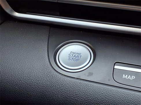 Used 2023 Hyundai Elantra Limited w/ Preferred Accessory Package image 9