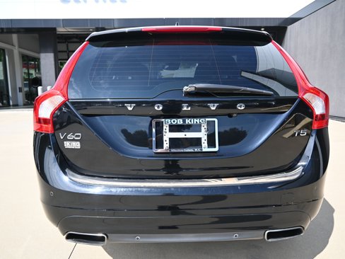 Used 2017 Volvo V60 T5 Premier w/ Convenience Package image 6