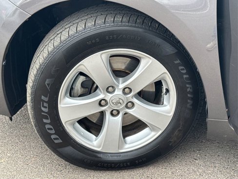 Used 2014 Toyota Sienna LE image 29